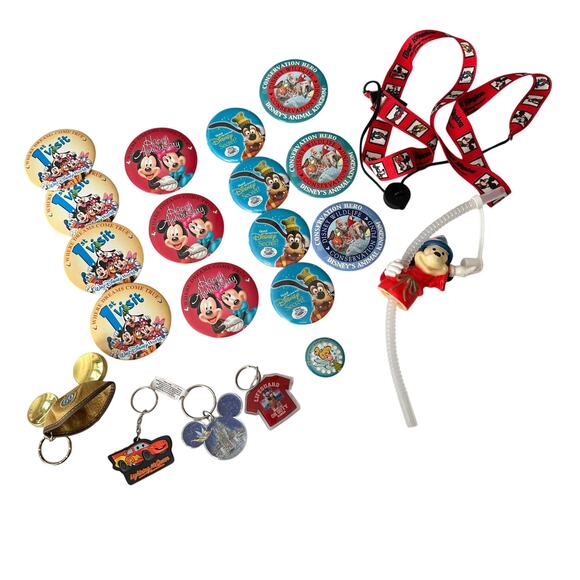 Disney Magic Kingdom Collectors Pin Keychains Lanyard Gold Mickey Ears straw lot - Picture 1 of 8